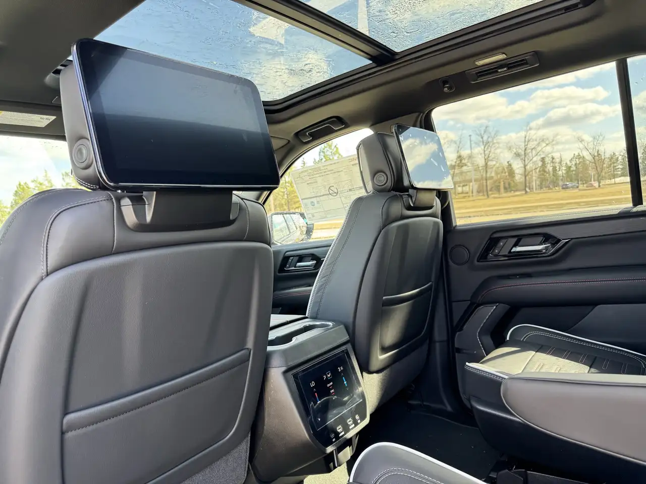 GMC Yukon снимка GMC Yukon