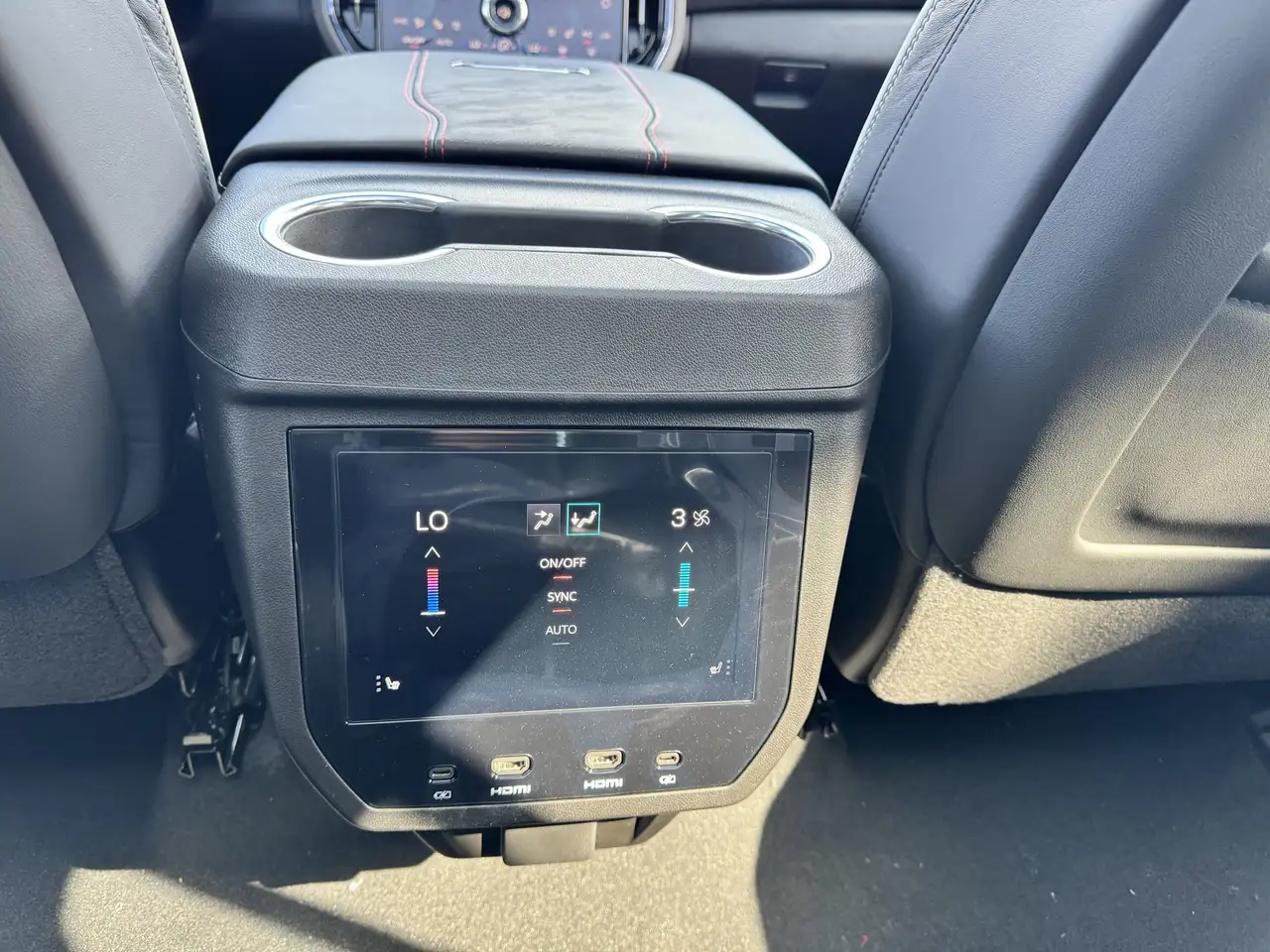 GMC Yukon снимка GMC Yukon