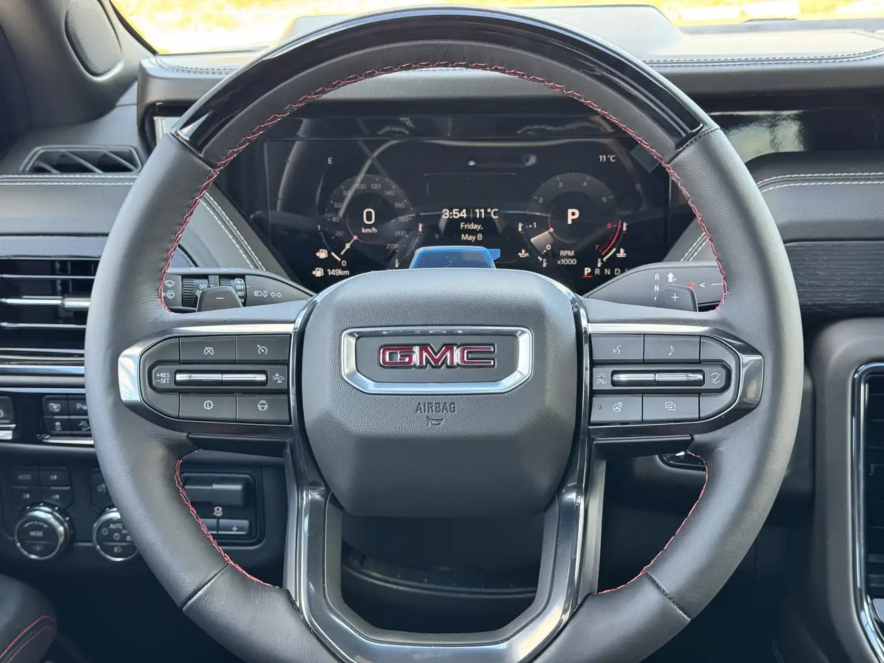 GMC Yukon снимка GMC Yukon