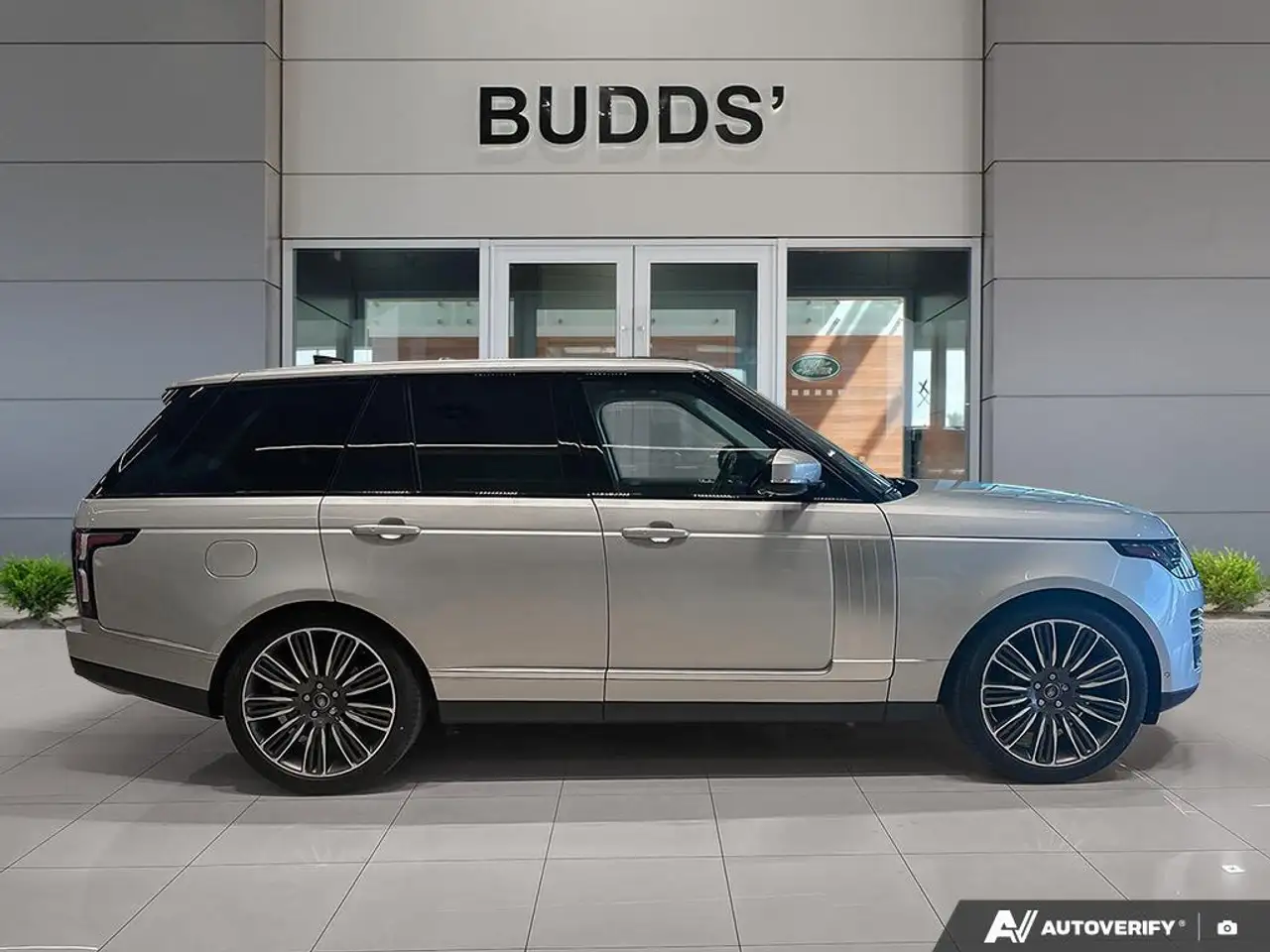 Land Rover Range Rover photo Land Rover Range Rover