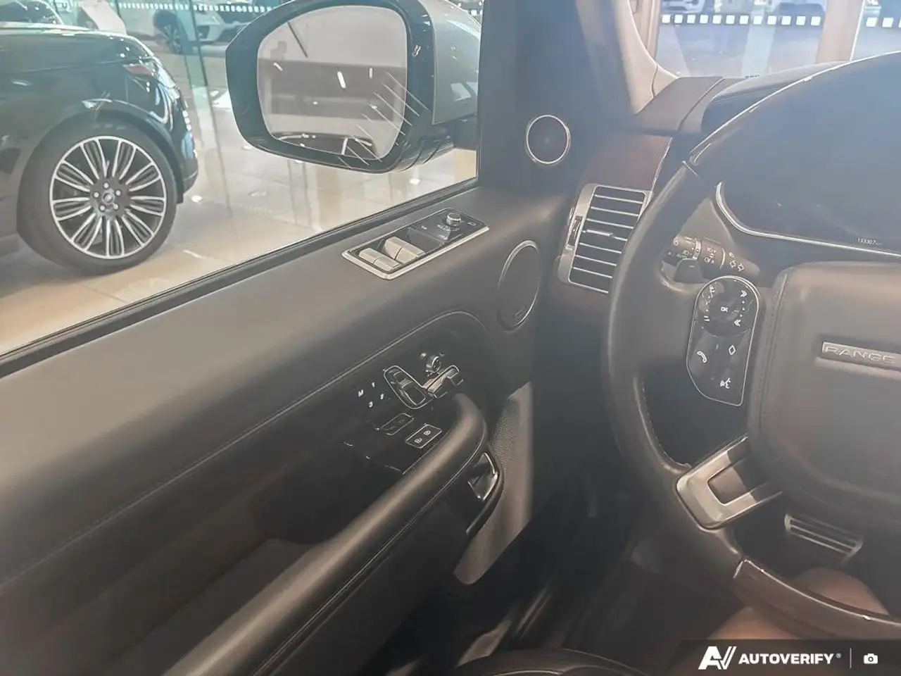 Land Rover Range Rover photo Land Rover Range Rover