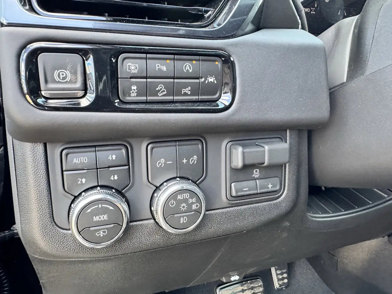 GMC Yukon снимка GMC Yukon