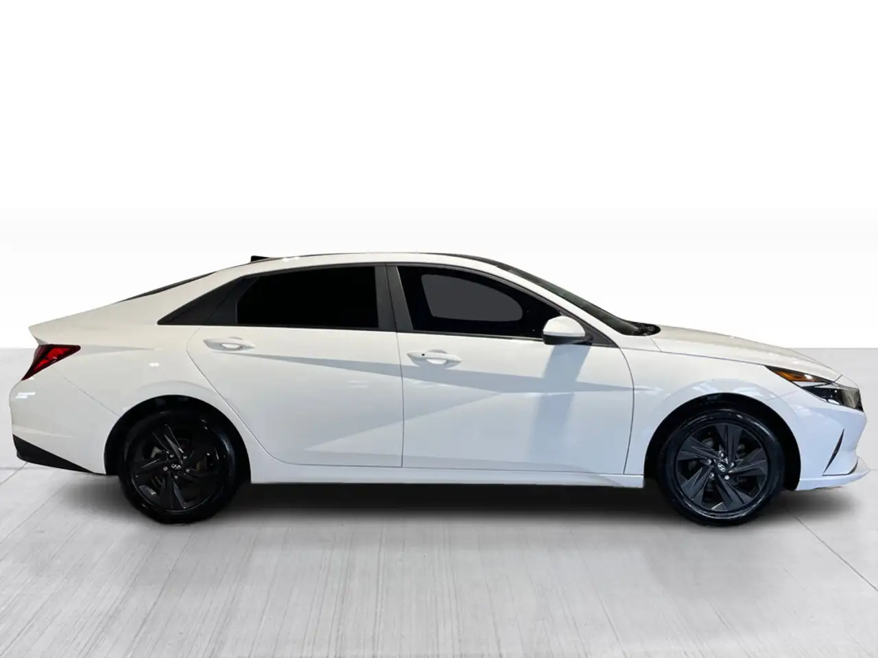 Hyundai ELANTRA снимка Hyundai ELANTRA