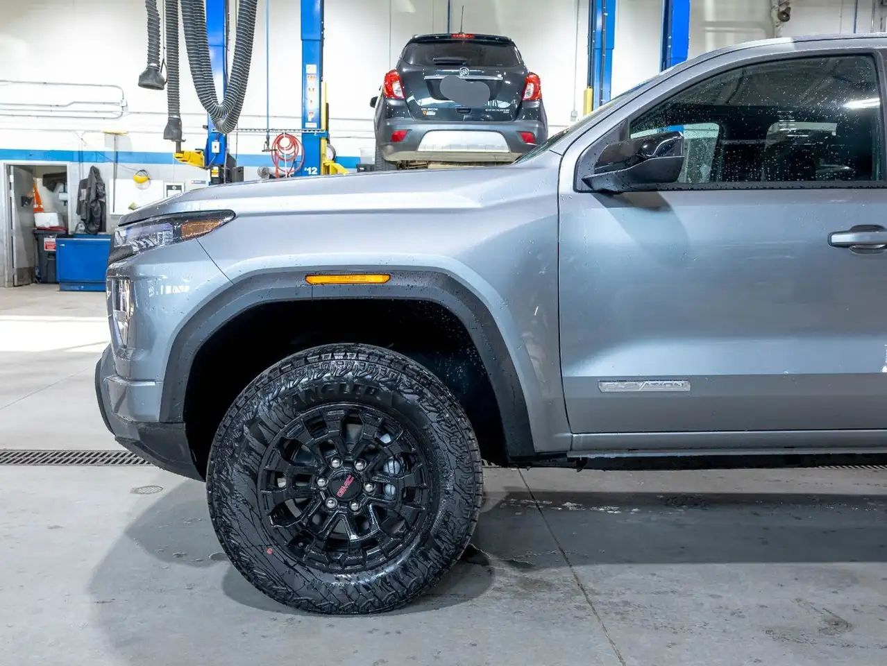 GMC Canyon снимка GMC Canyon