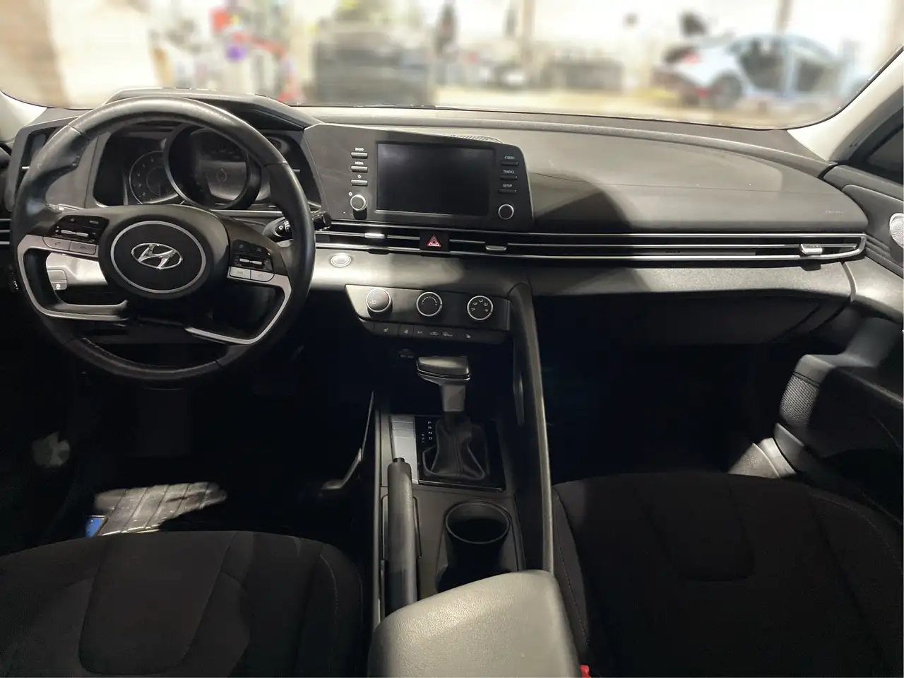 Hyundai ELANTRA снимка Hyundai ELANTRA