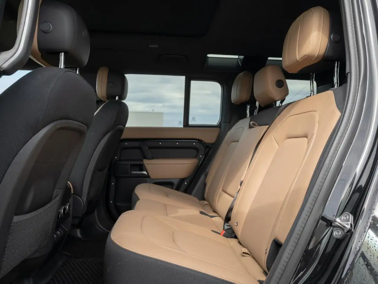 Land Rover Defender photo Land Rover Defender