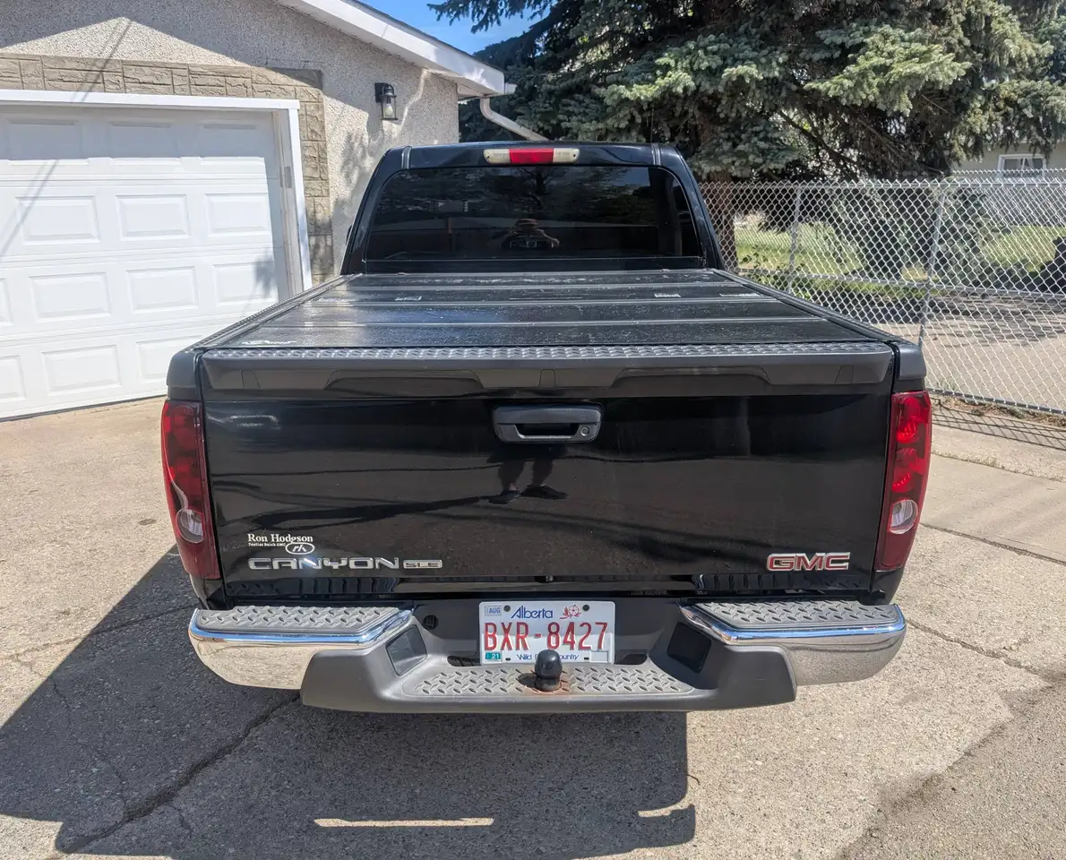 GMC Canyon photo GMC Canyon