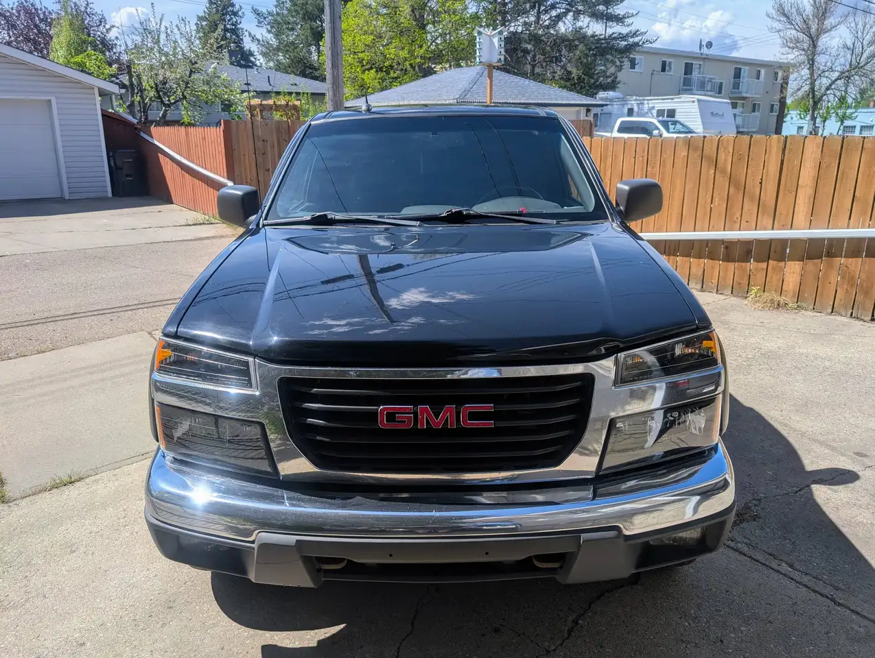GMC Canyon photo GMC Canyon