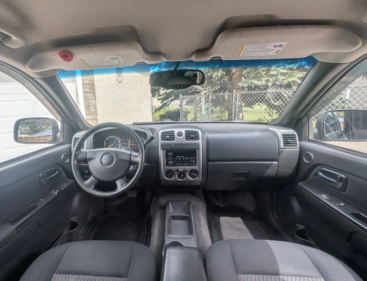 GMC Canyon photo GMC Canyon