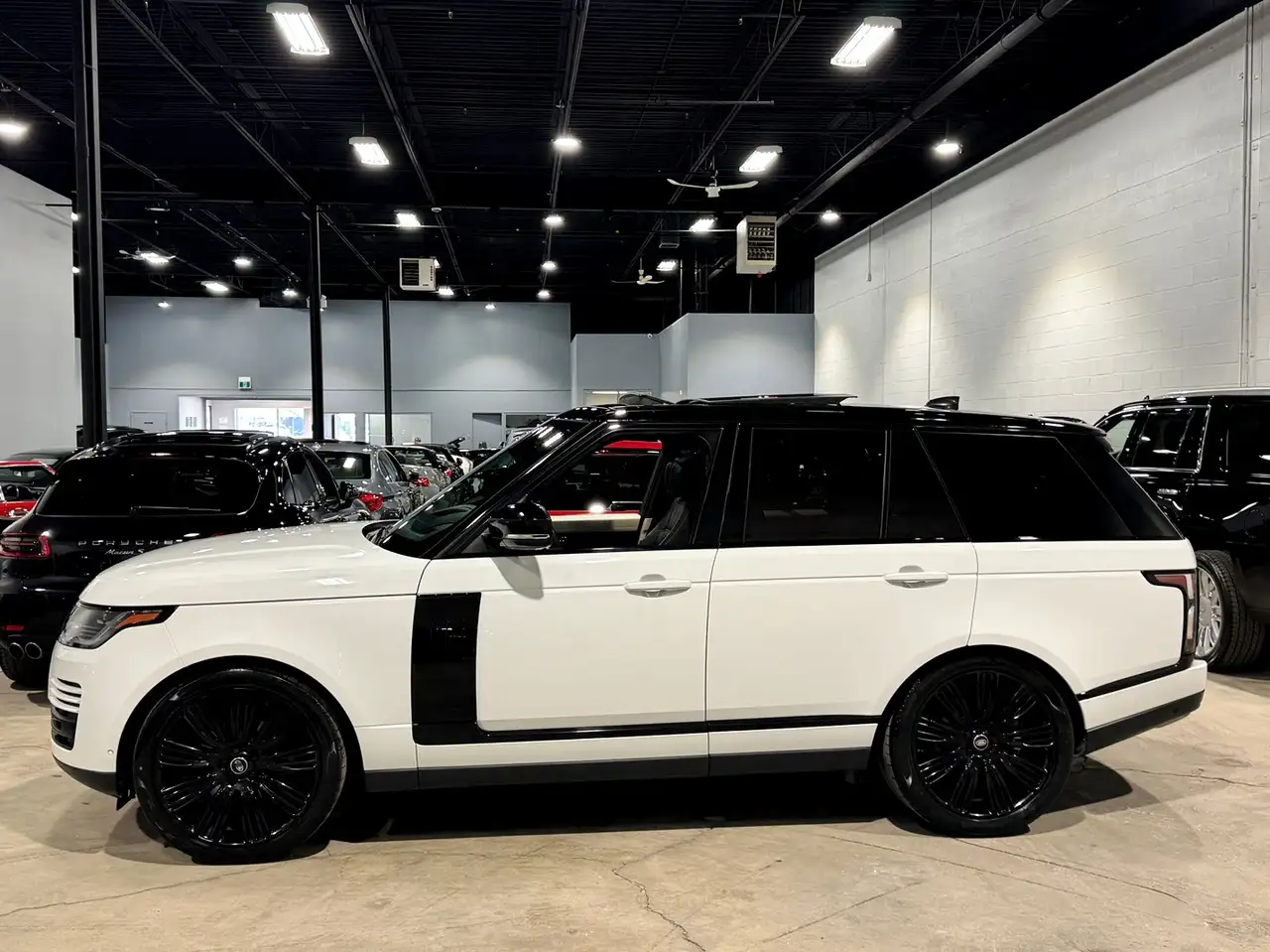 Land Rover Range Rover photo Land Rover Range Rover