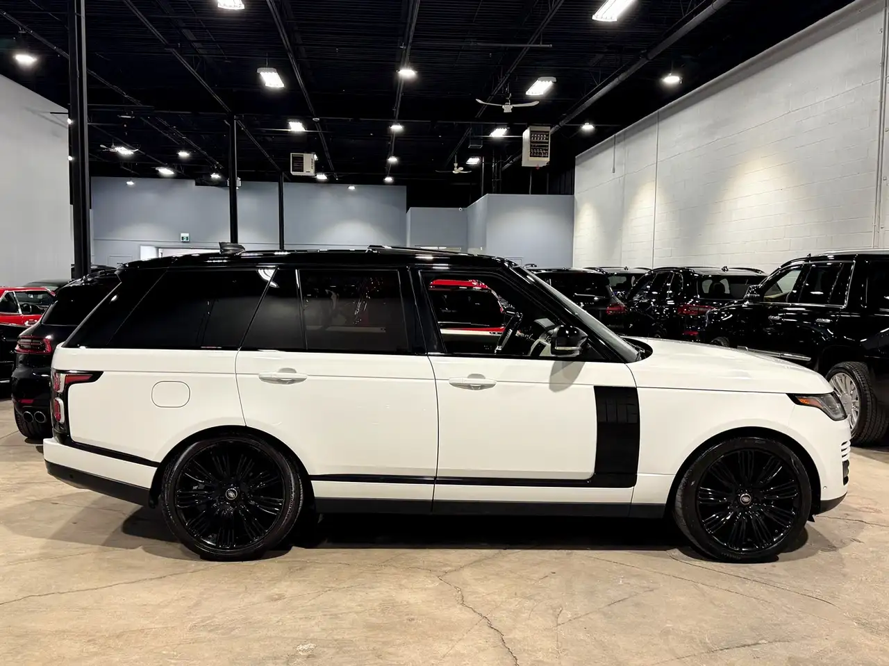Land Rover Range Rover photo Land Rover Range Rover