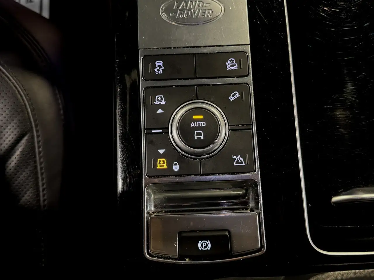 Land Rover Range Rover photo Land Rover Range Rover