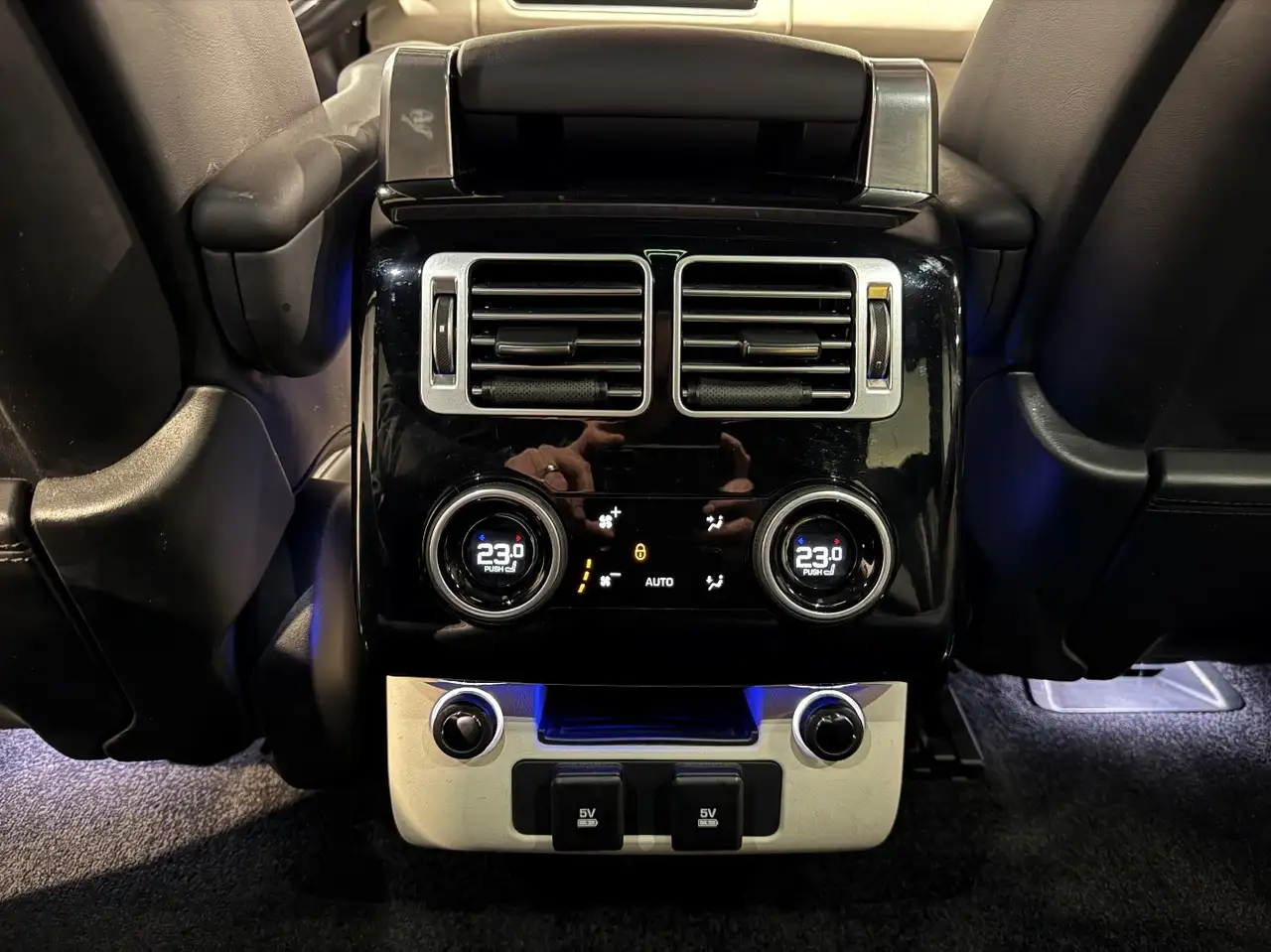 Land Rover Range Rover photo Land Rover Range Rover