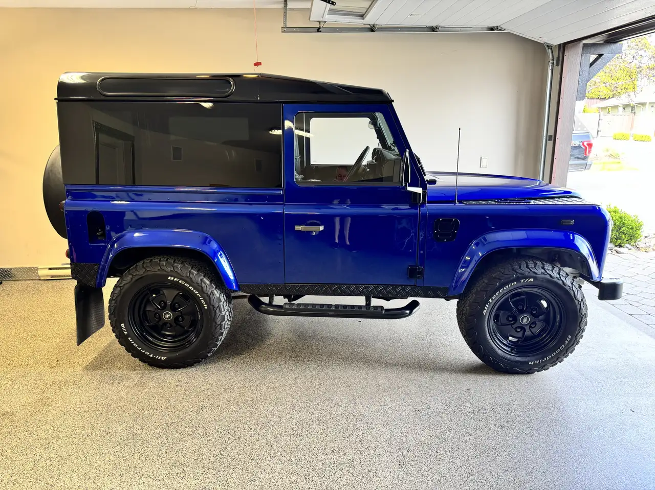 Land Rover Defender снимка Land Rover Defender