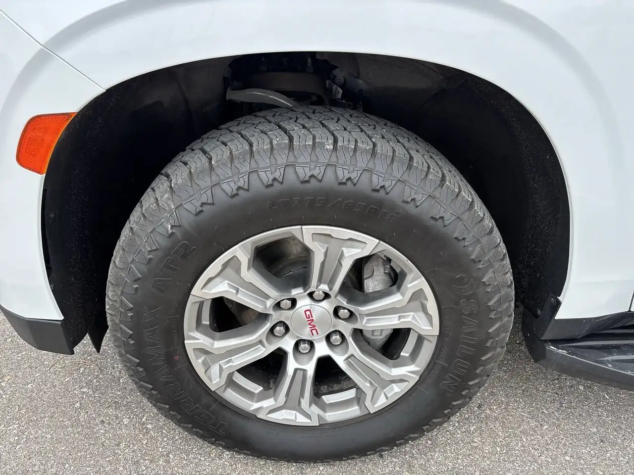 GMC Yukon снимка GMC Yukon