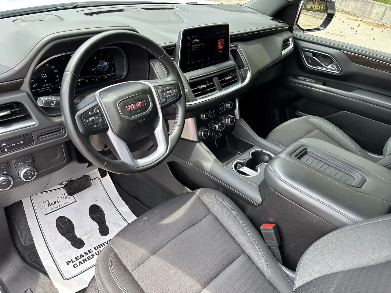 GMC Yukon снимка GMC Yukon
