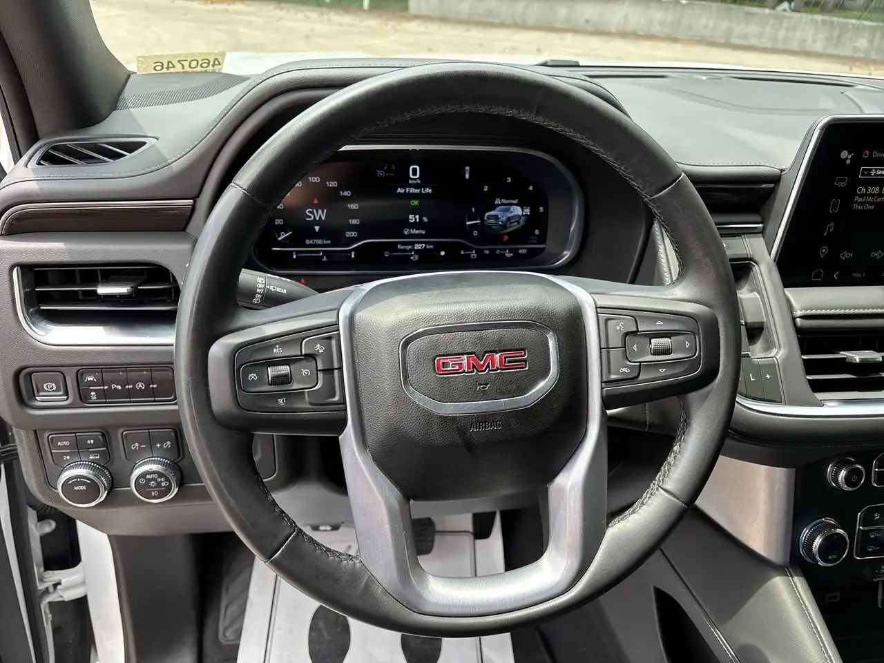 GMC Yukon снимка GMC Yukon