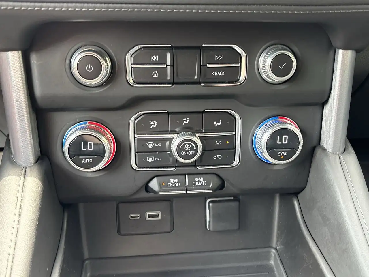 GMC Yukon снимка GMC Yukon