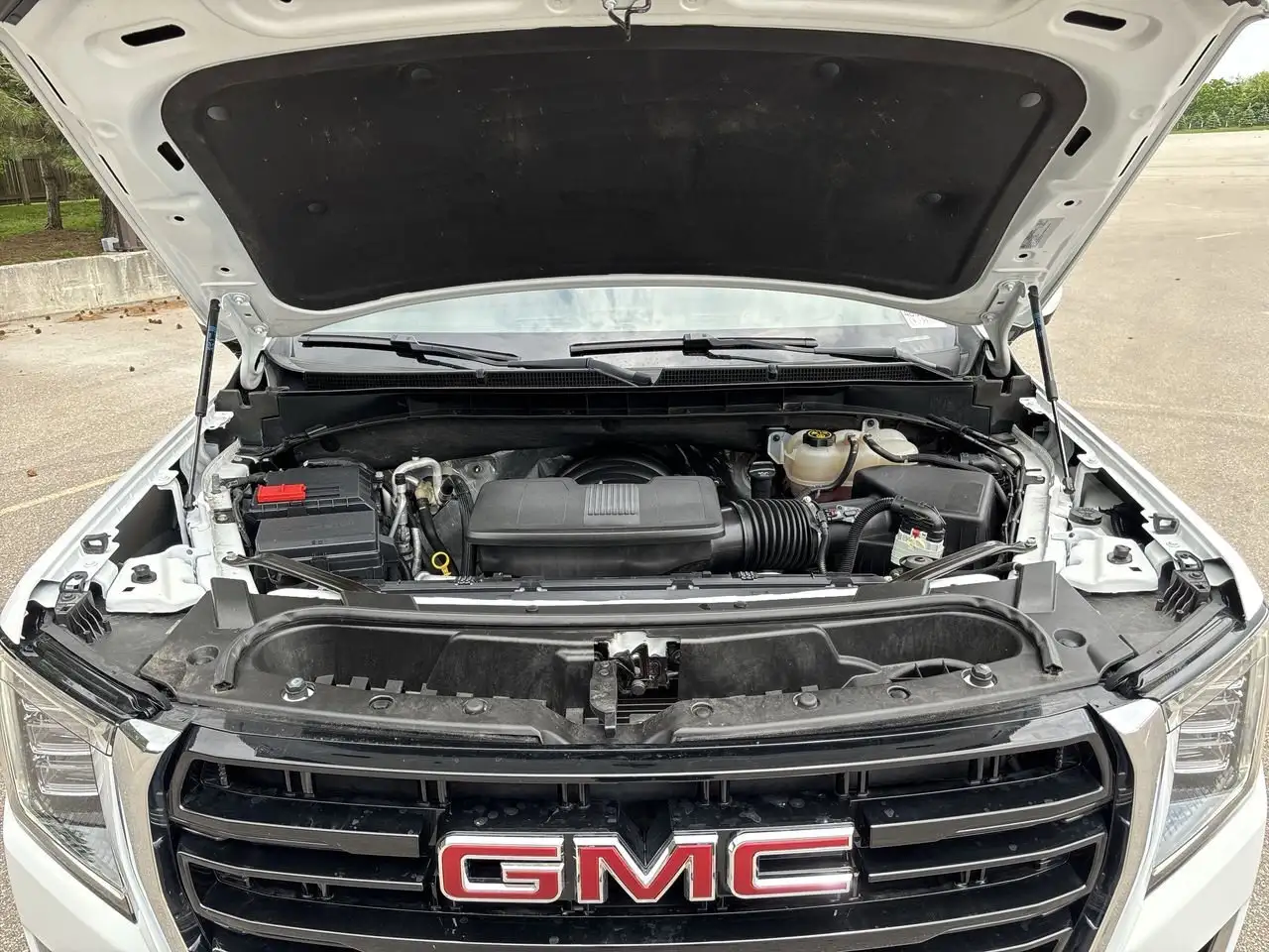 GMC Yukon снимка GMC Yukon