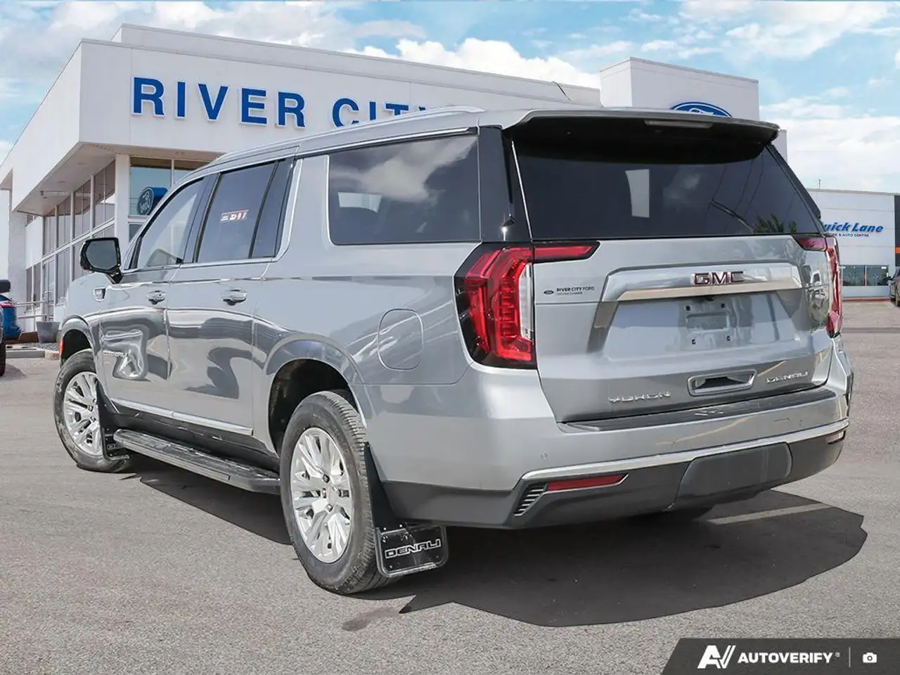 GMC Yukon photo GMC Yukon
