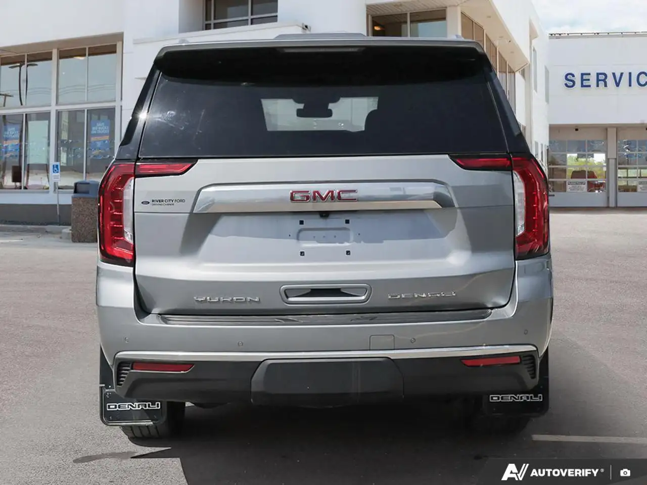 GMC Yukon photo GMC Yukon
