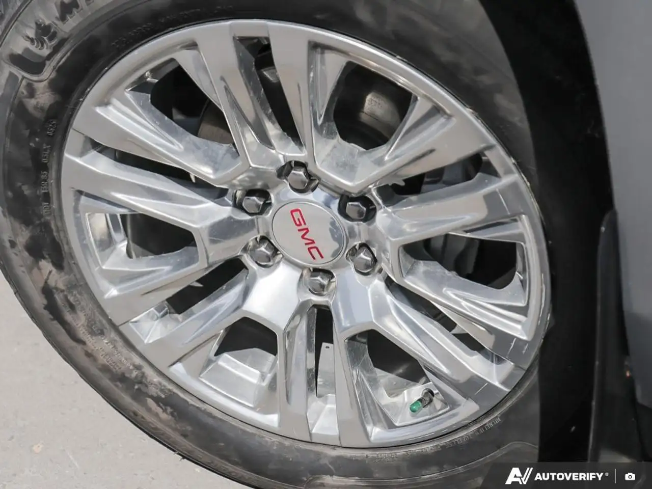 GMC Yukon photo GMC Yukon