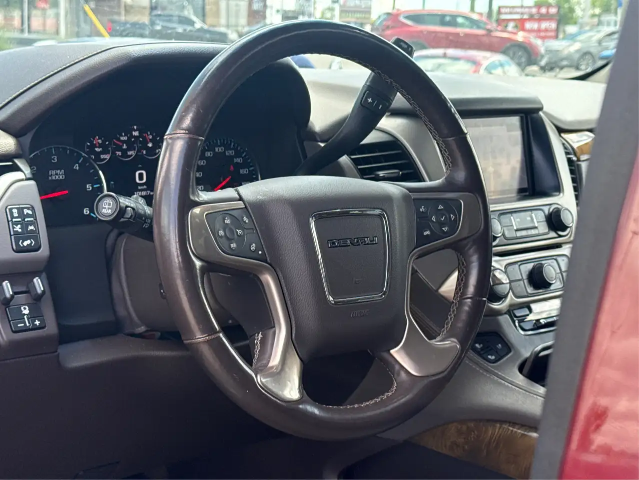 GMC Yukon снимка GMC Yukon