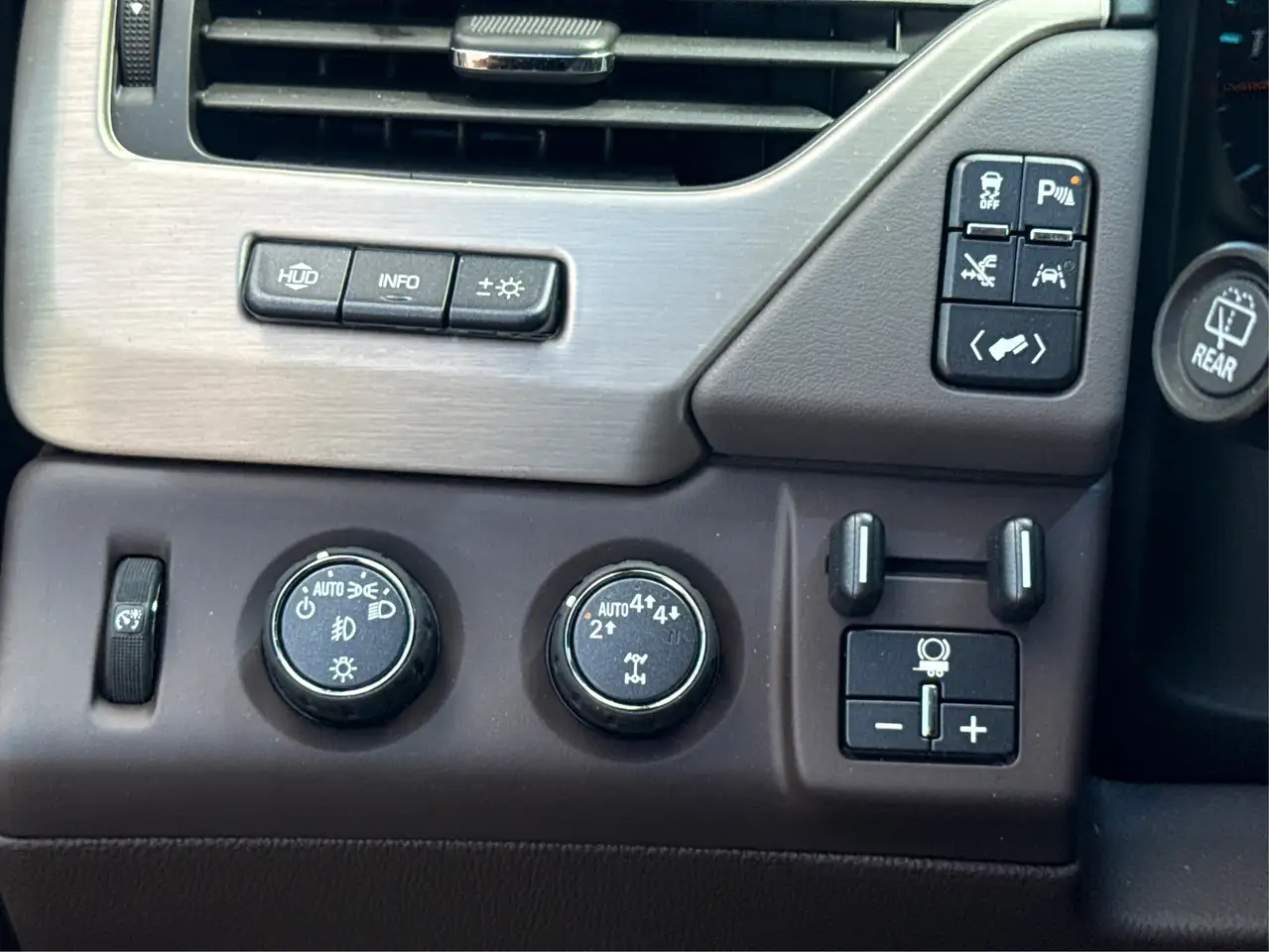 GMC Yukon снимка GMC Yukon