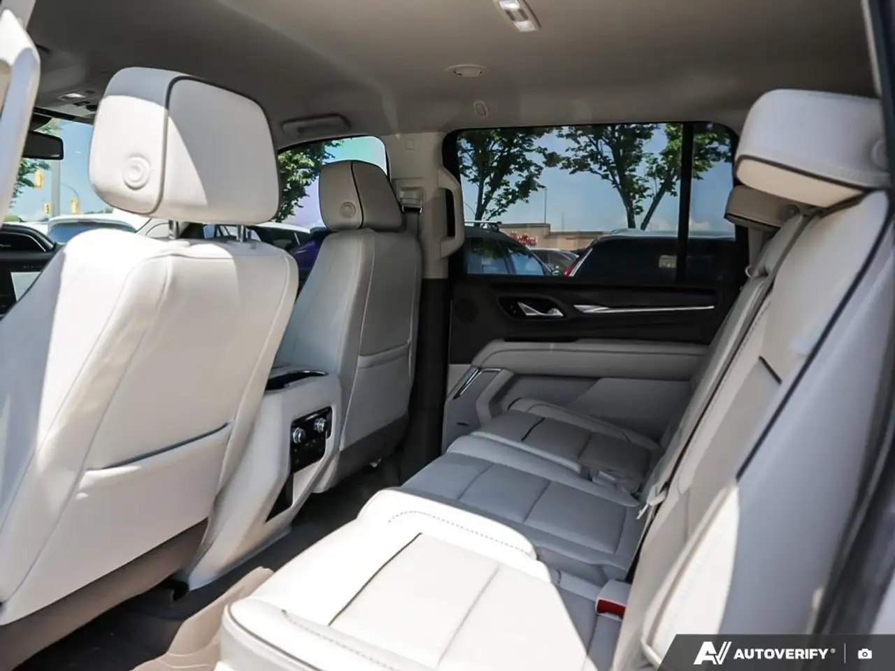 GMC Yukon photo GMC Yukon