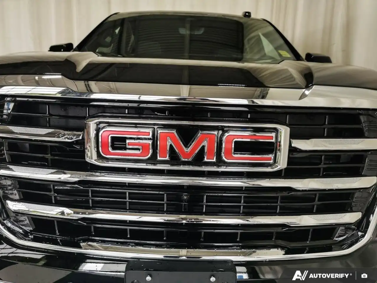 GMC Yukon снимка GMC Yukon
