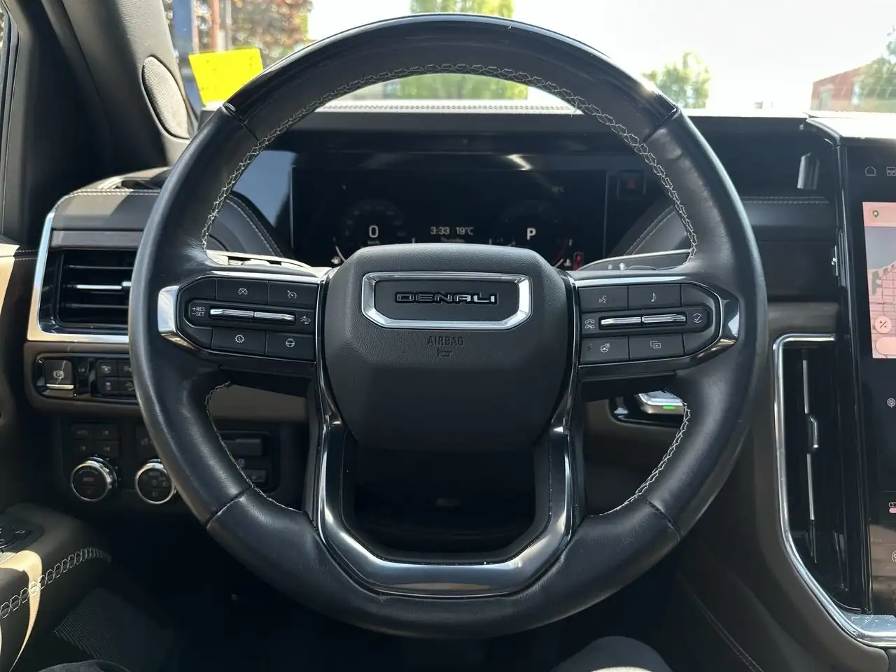 GMC Yukon снимка GMC Yukon