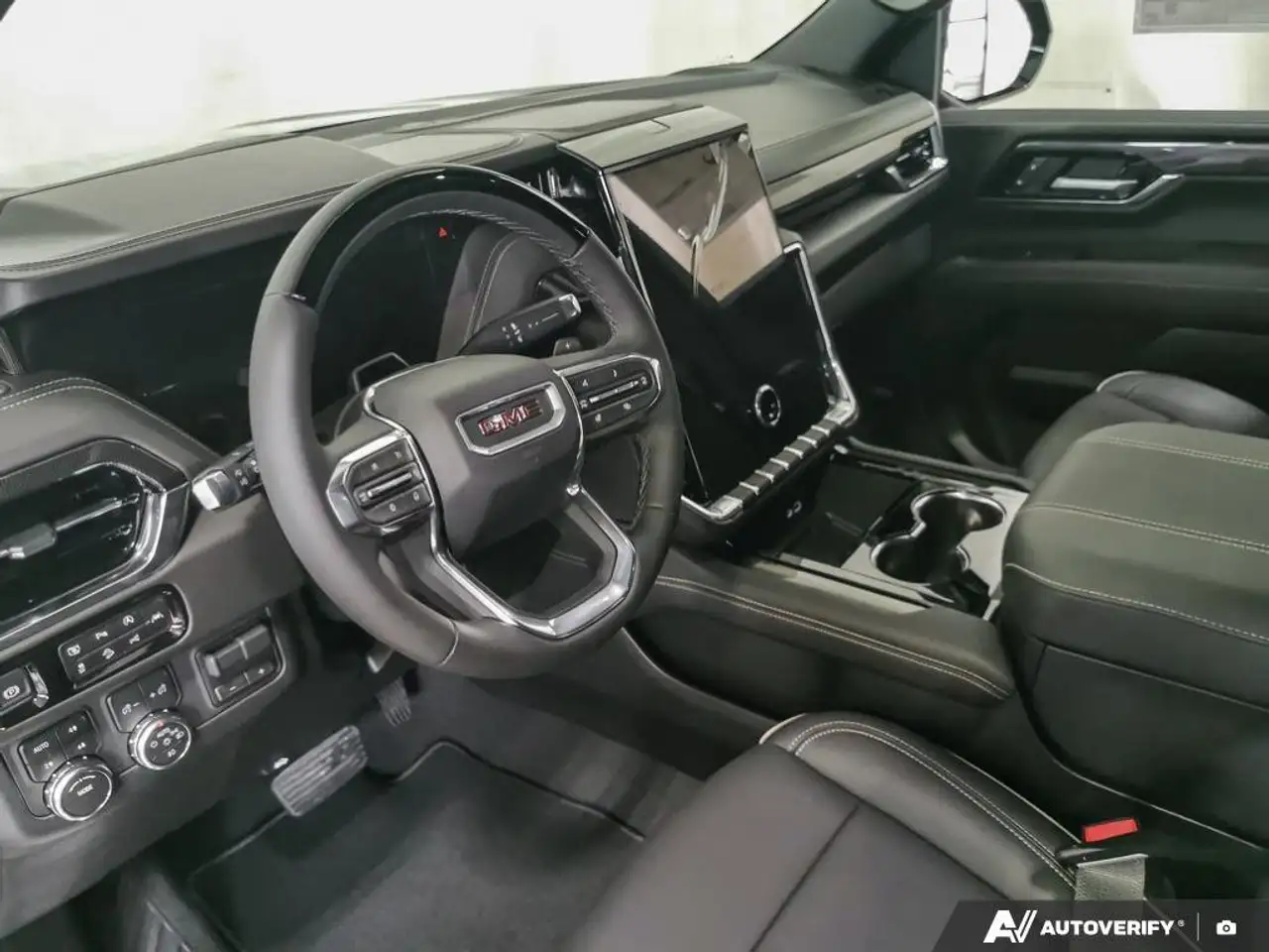 GMC Yukon снимка GMC Yukon
