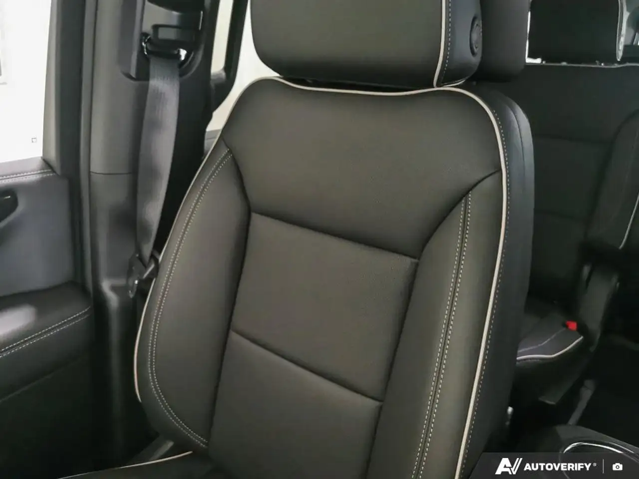 GMC Yukon снимка GMC Yukon