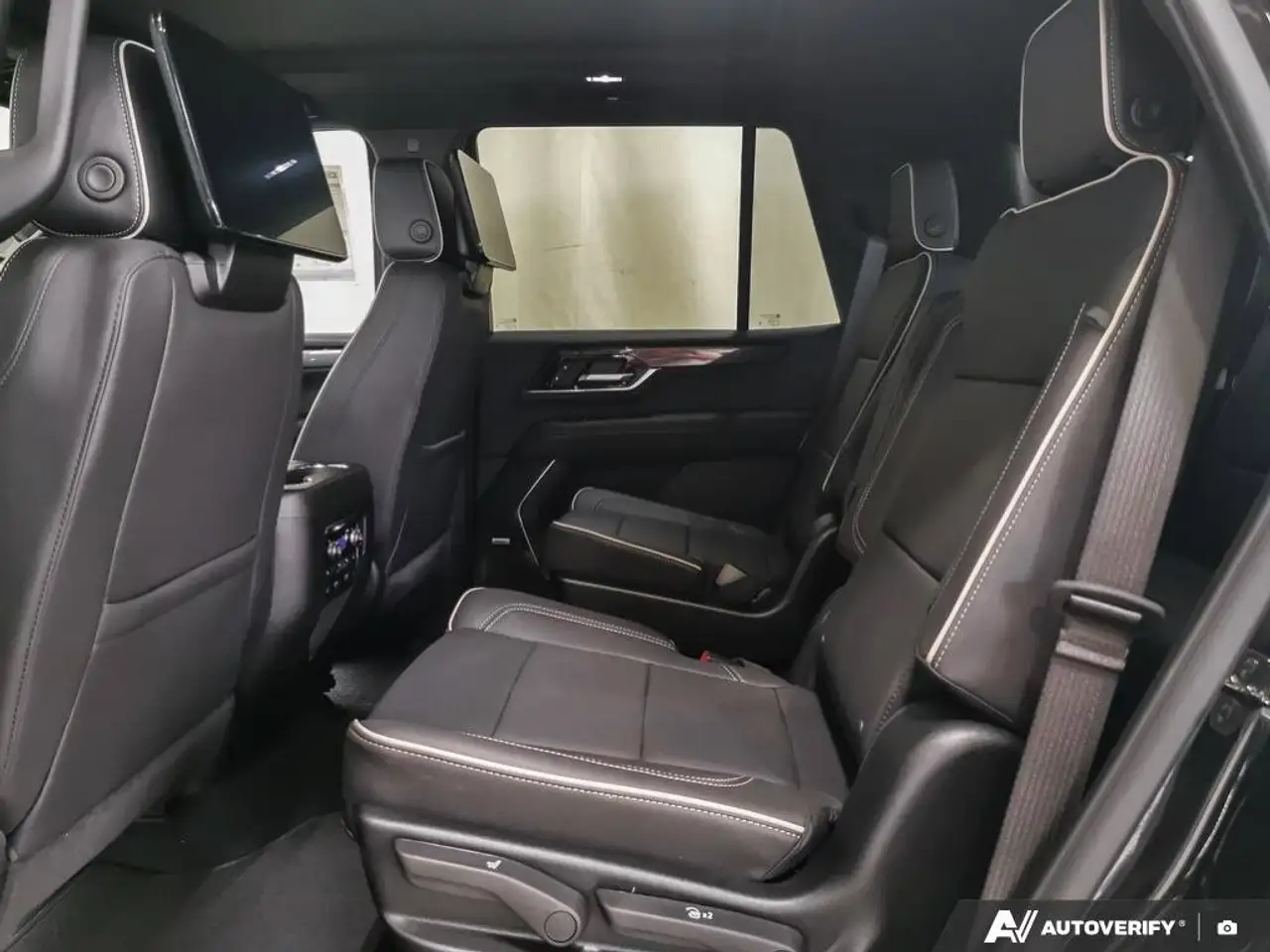 GMC Yukon снимка GMC Yukon