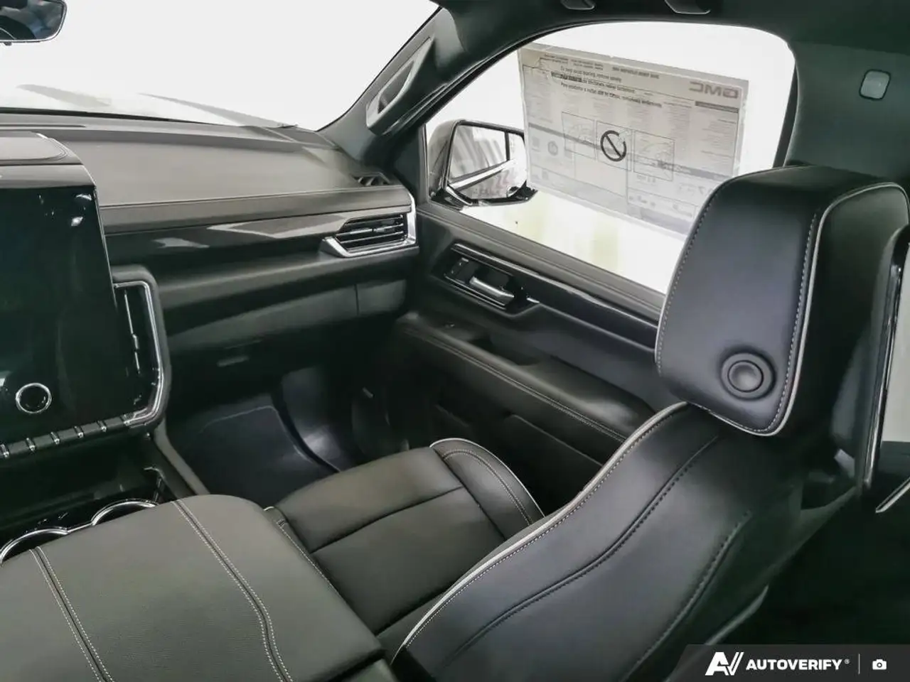 GMC Yukon снимка GMC Yukon