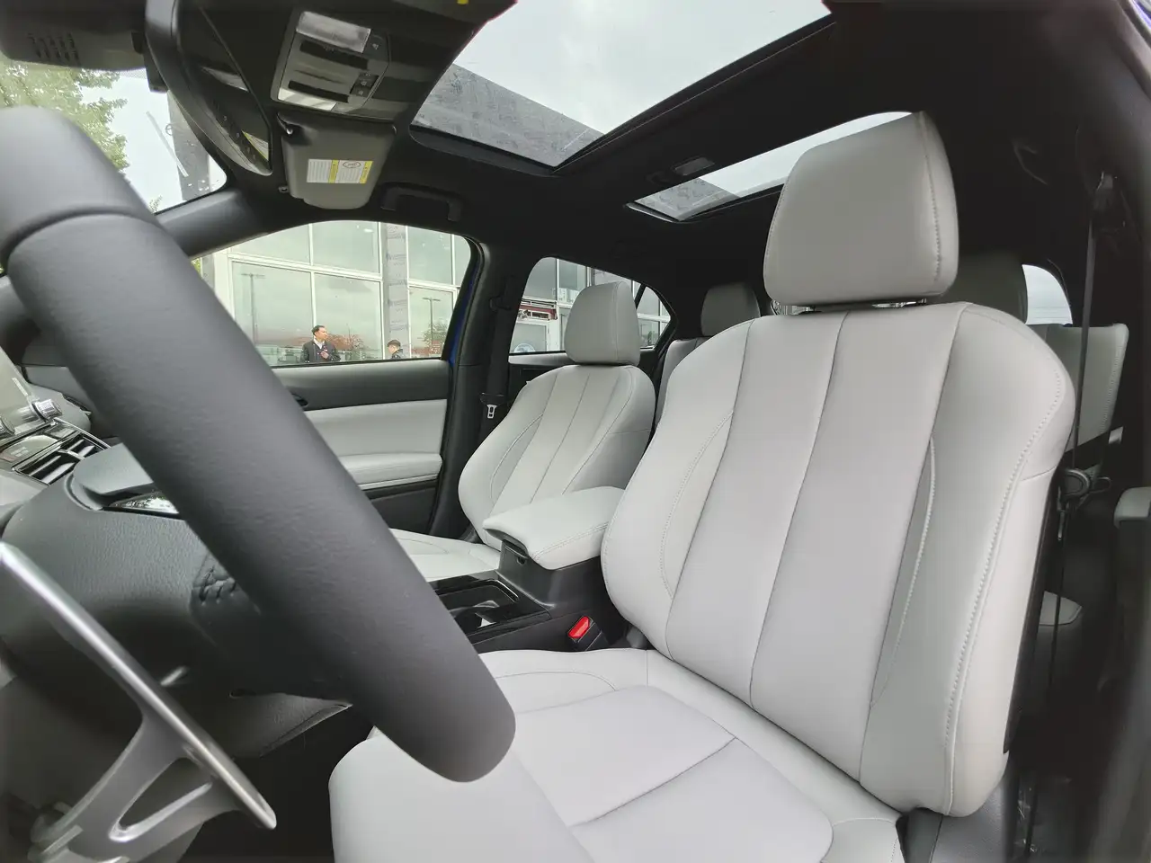 Mitsubishi Eclipse Cross photo Mitsubishi Eclipse Cross