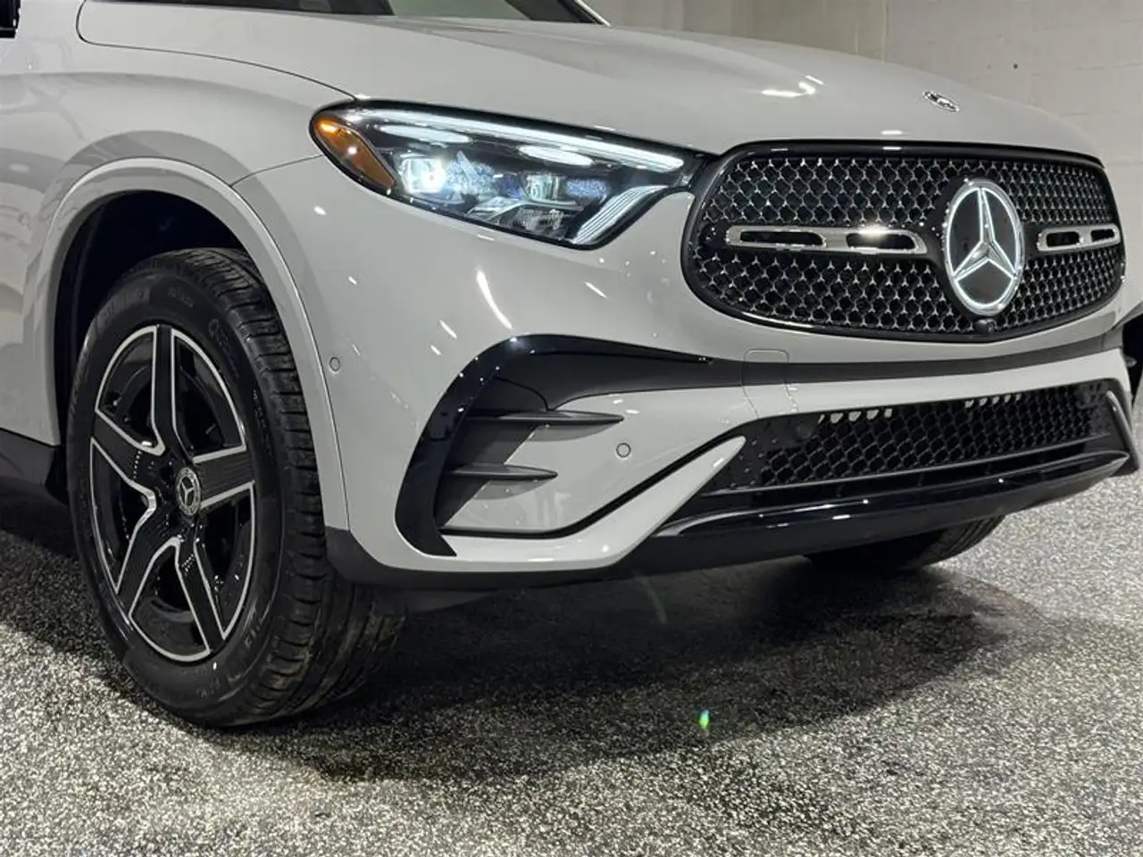 Mercedes-Benz GLC снимка Mercedes-Benz GLC
