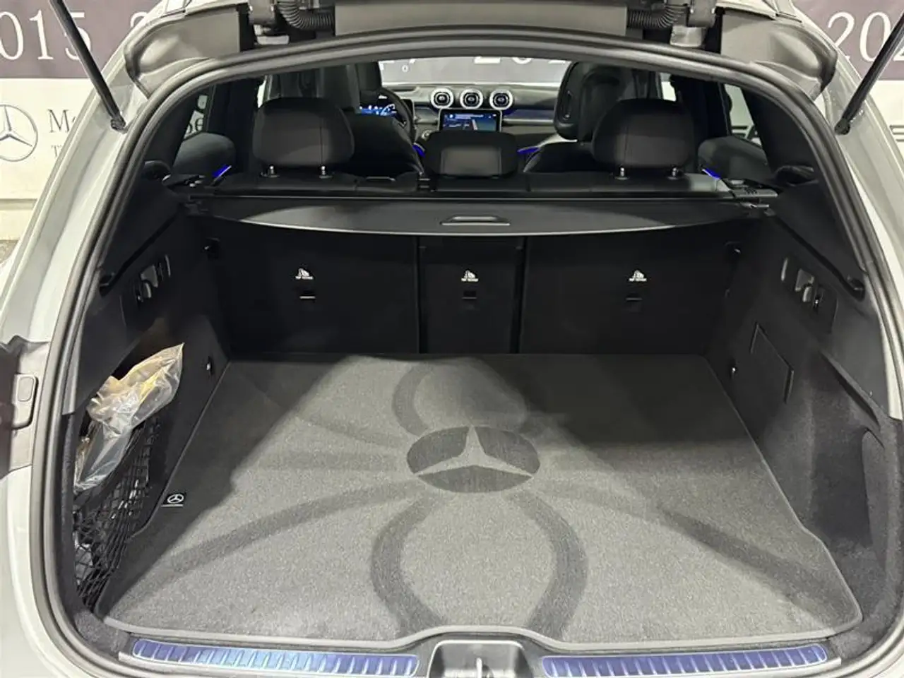 Mercedes-Benz GLC снимка Mercedes-Benz GLC