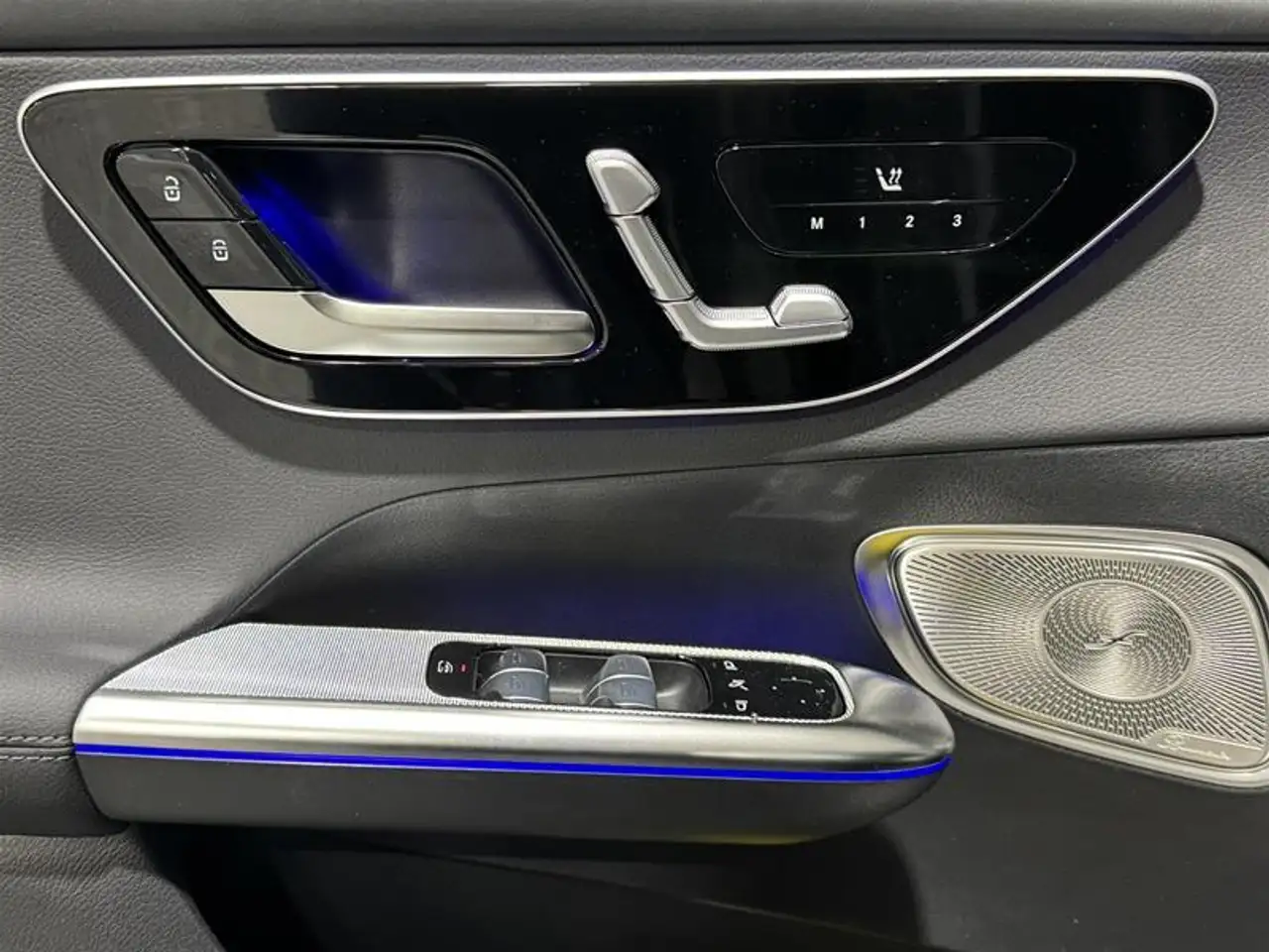 Mercedes-Benz GLC снимка Mercedes-Benz GLC