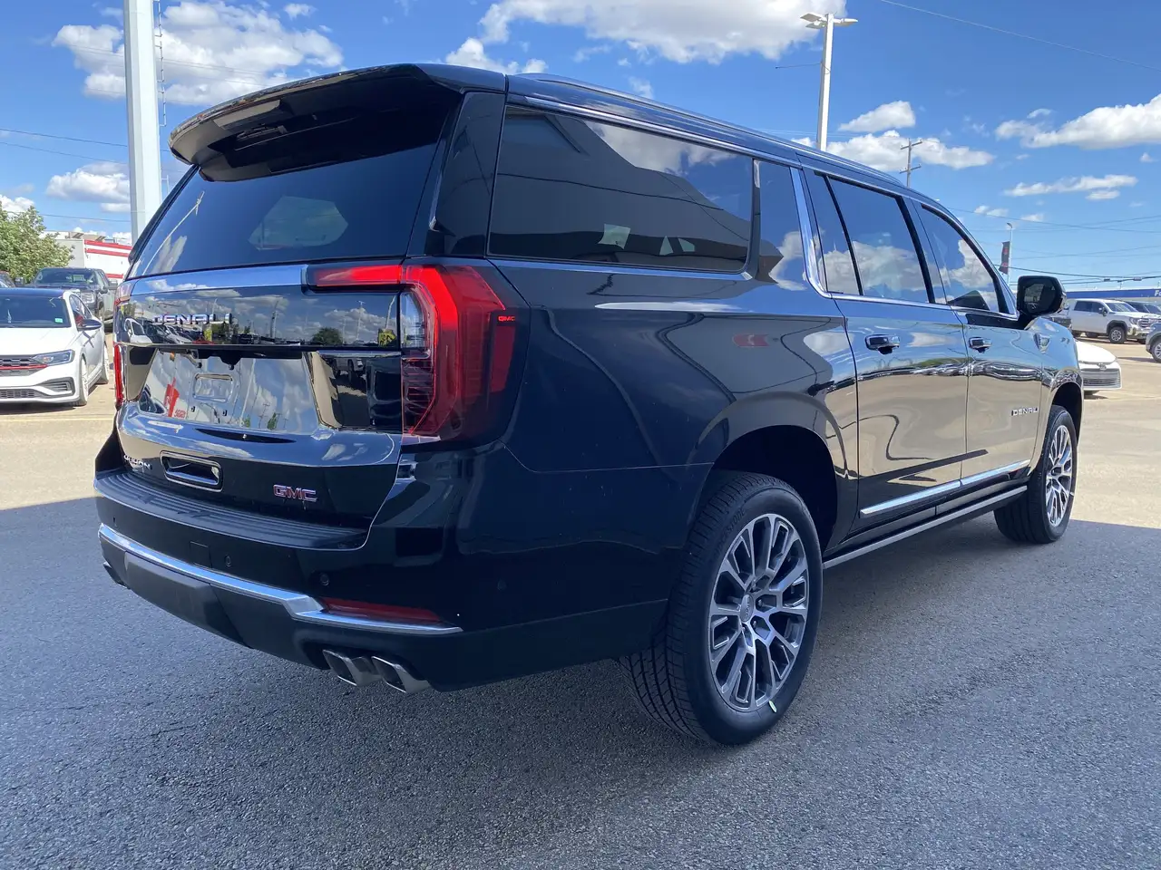 GMC Yukon photo GMC Yukon