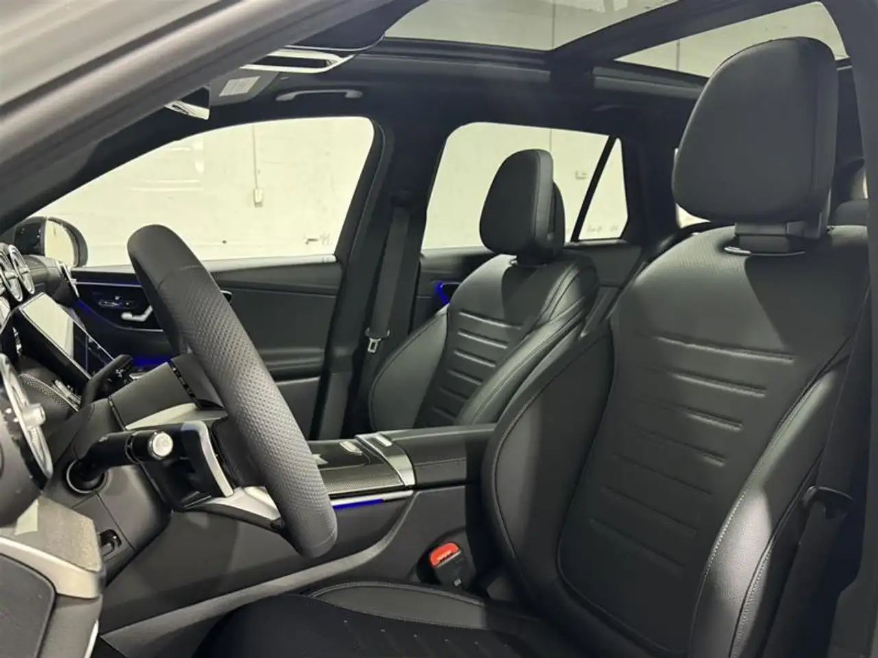 Mercedes-Benz GLC снимка Mercedes-Benz GLC