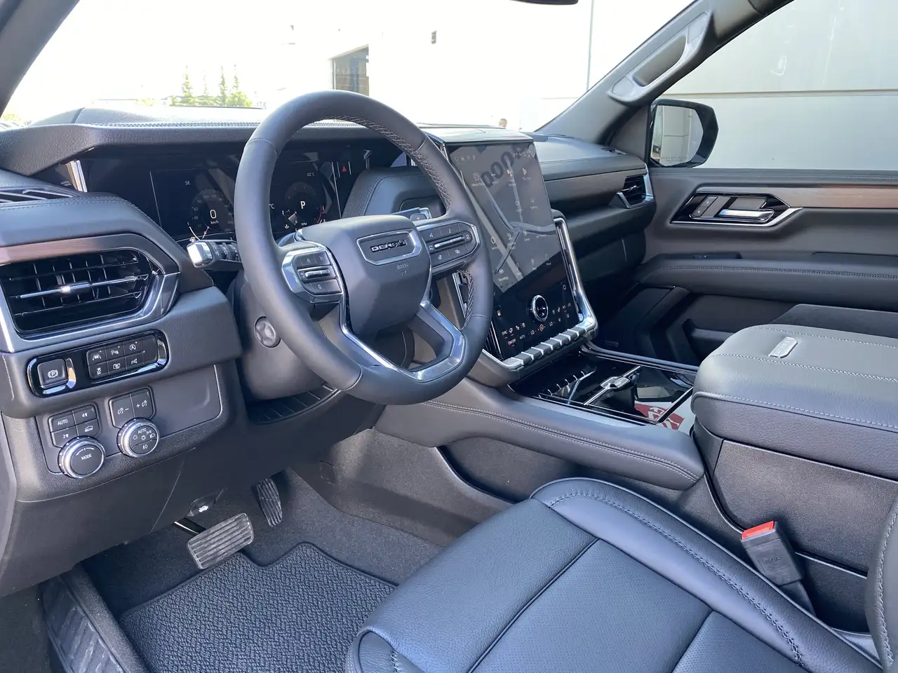GMC Yukon photo GMC Yukon