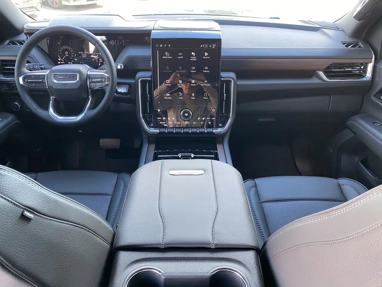 GMC Yukon photo GMC Yukon
