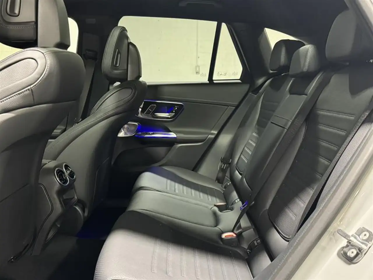 Mercedes-Benz GLC снимка Mercedes-Benz GLC