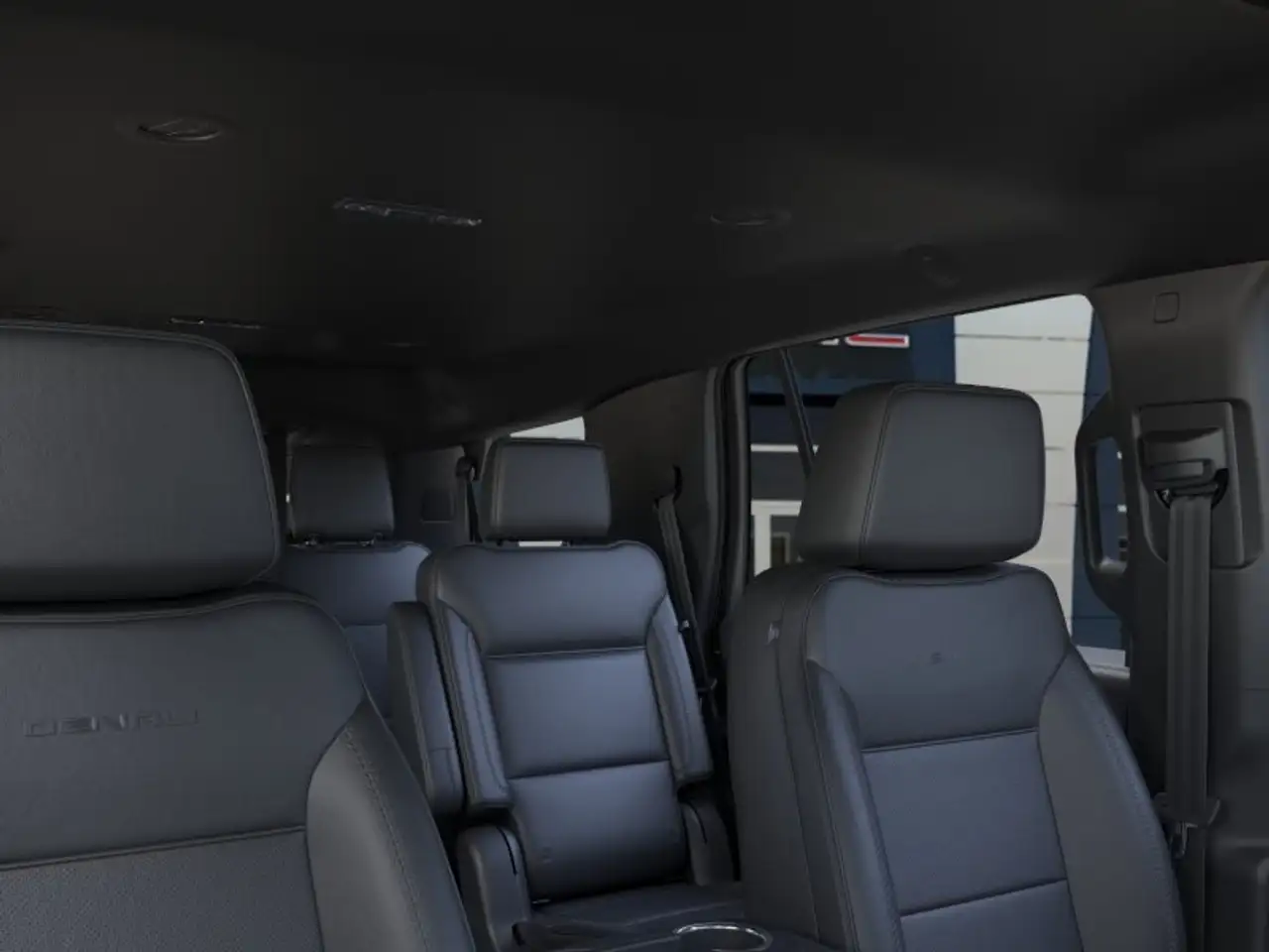 GMC Yukon снимка GMC Yukon