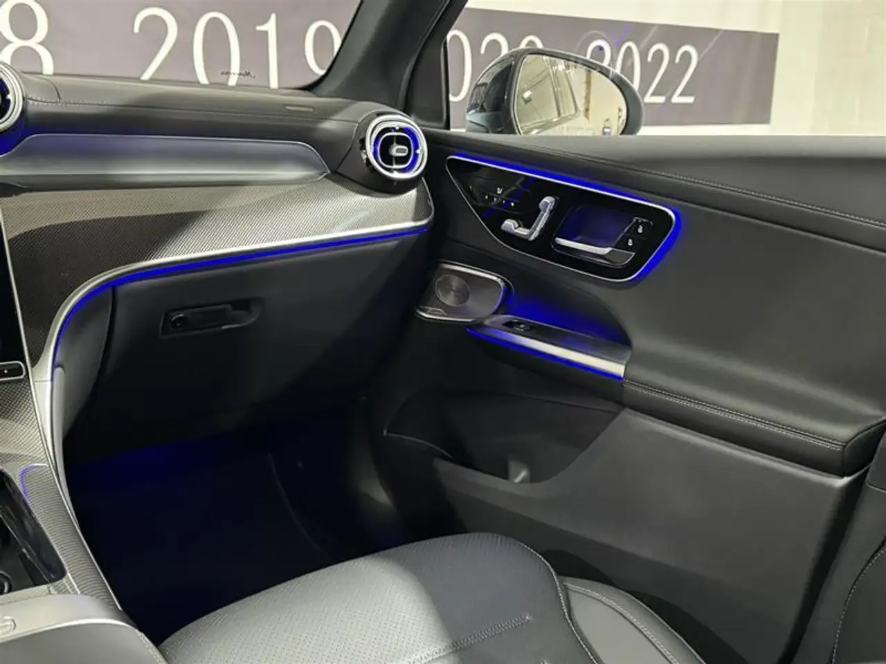 Mercedes-Benz GLC снимка Mercedes-Benz GLC