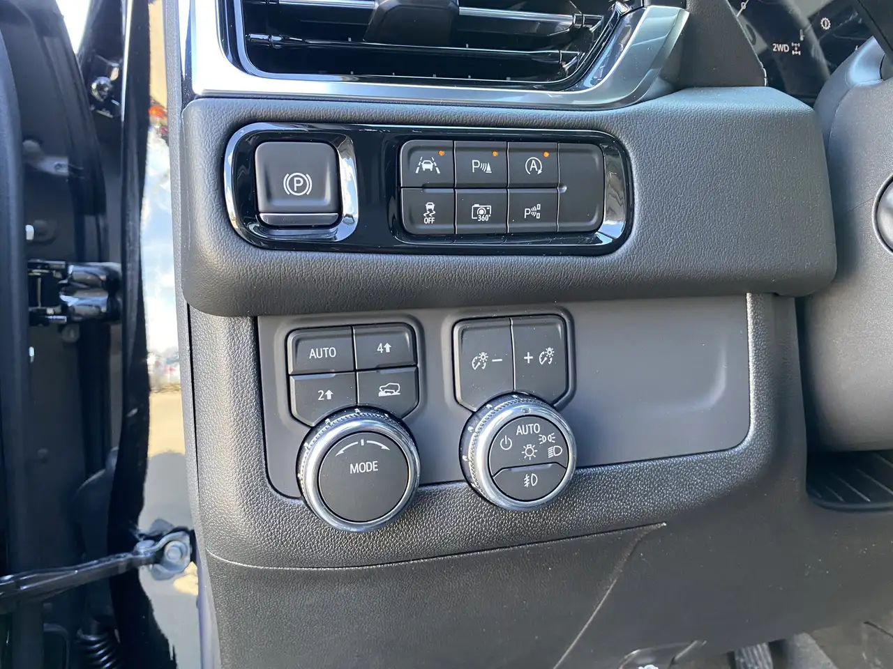 GMC Yukon photo GMC Yukon