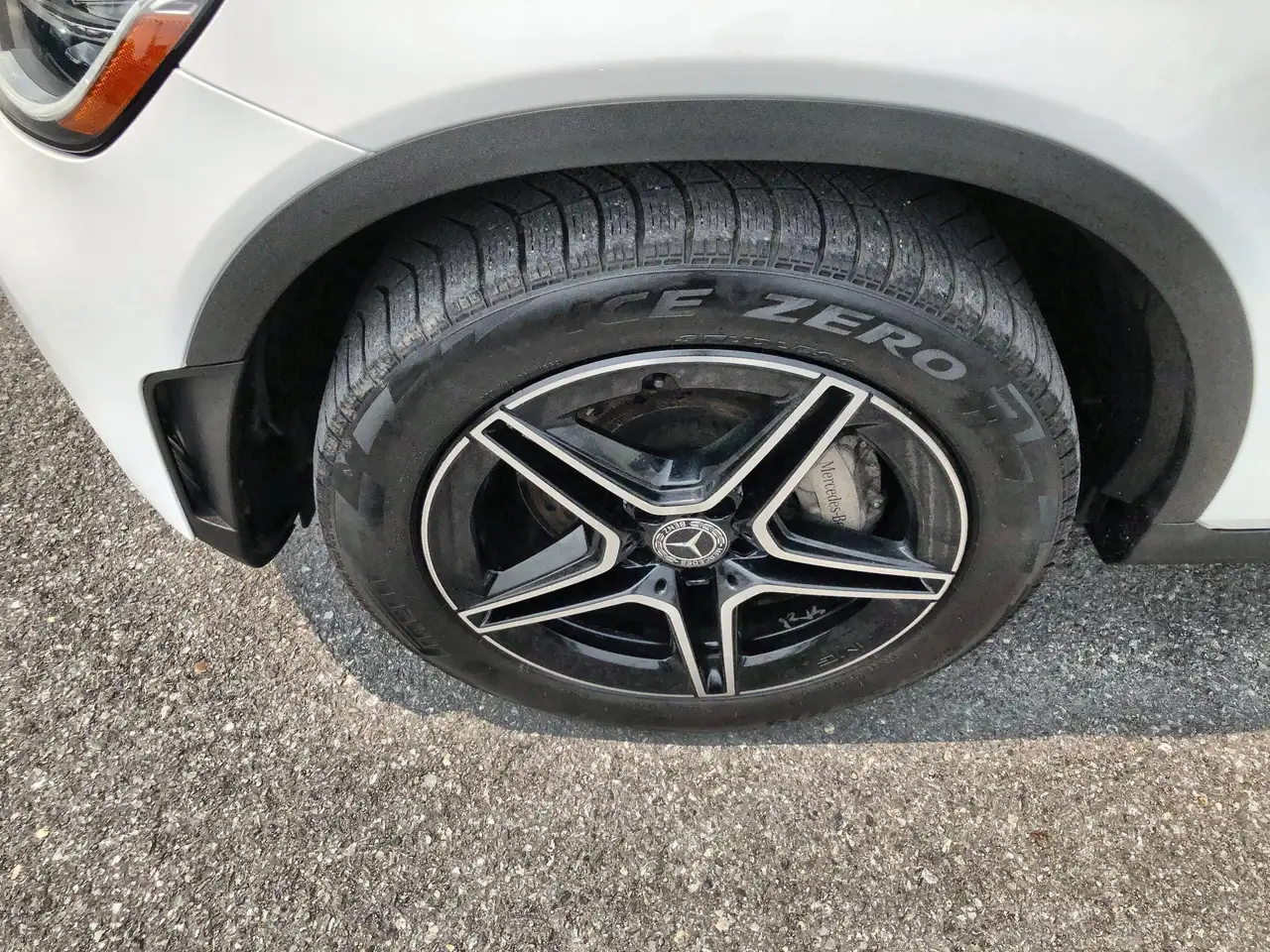 Mercedes-Benz GLC снимка Mercedes-Benz GLC