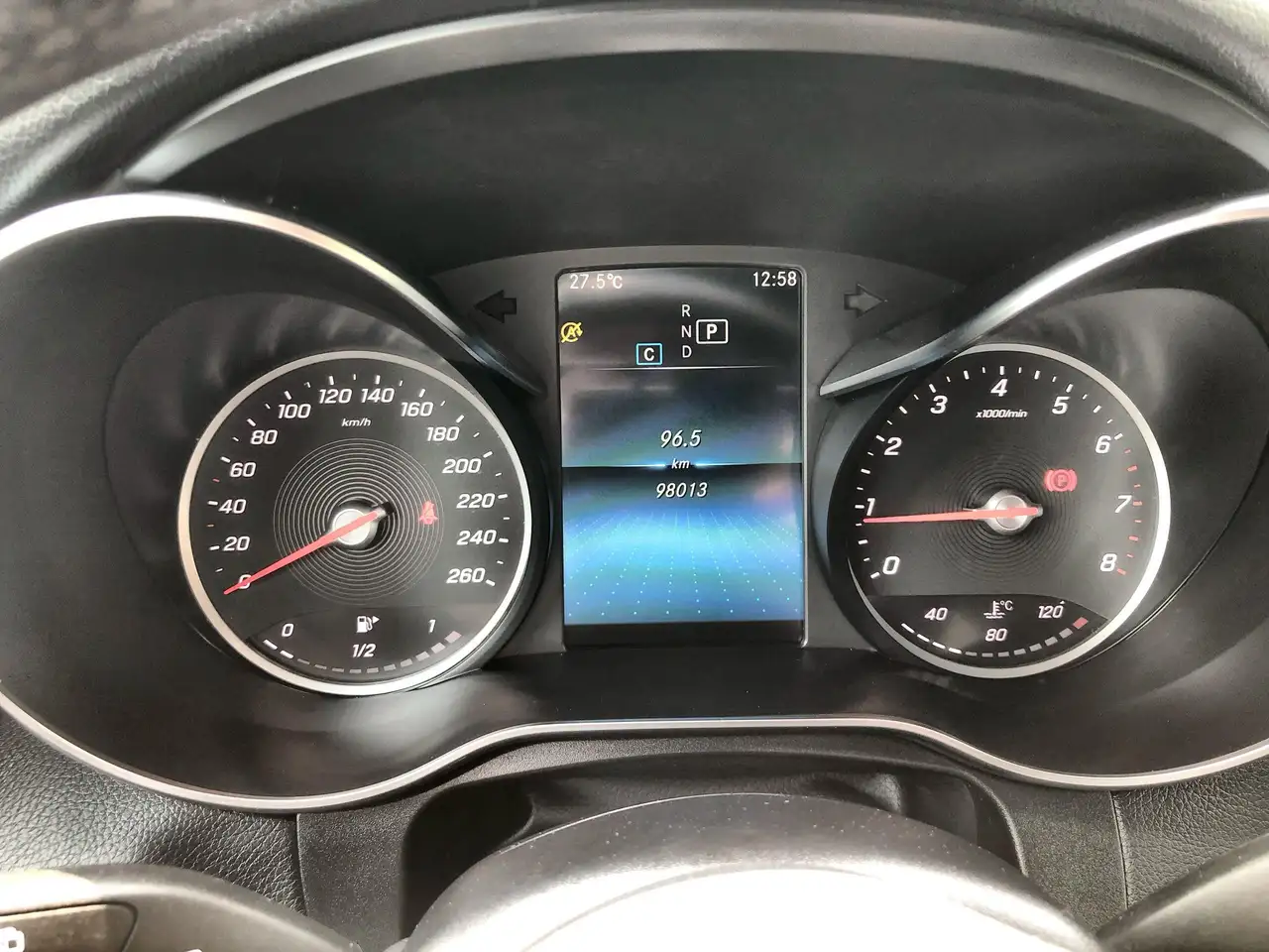 Mercedes-Benz GLC снимка Mercedes-Benz GLC