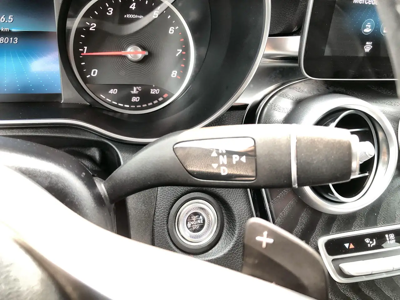 Mercedes-Benz GLC снимка Mercedes-Benz GLC